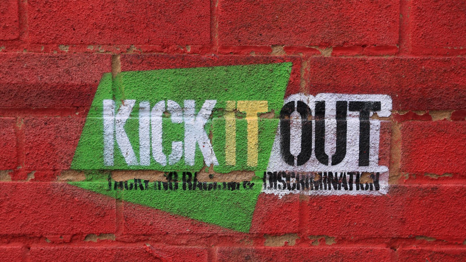 تقرير نهاية الموسم لـ Kick It Out: مستوى قياسي من الإساءة التي تستهدف اللاعبين |  أخبار كرة القدم