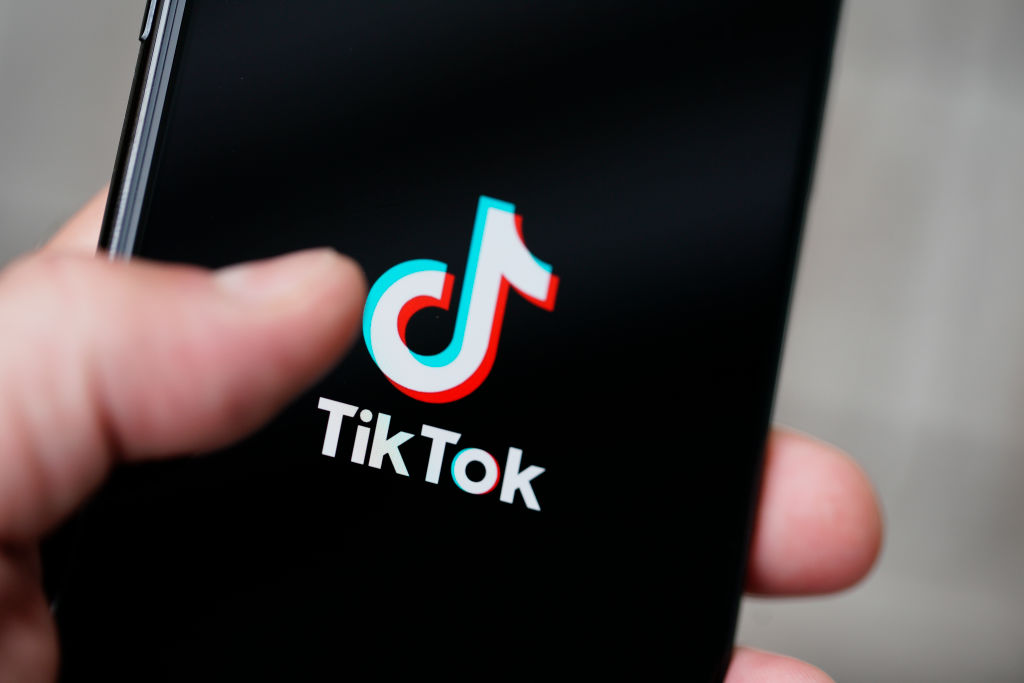 TikTok Lite: يغلق الاتحاد الأوروبي قضية التصميم الإدماني بعد التزام TikTok بعدم إعادة آلية المكافآت